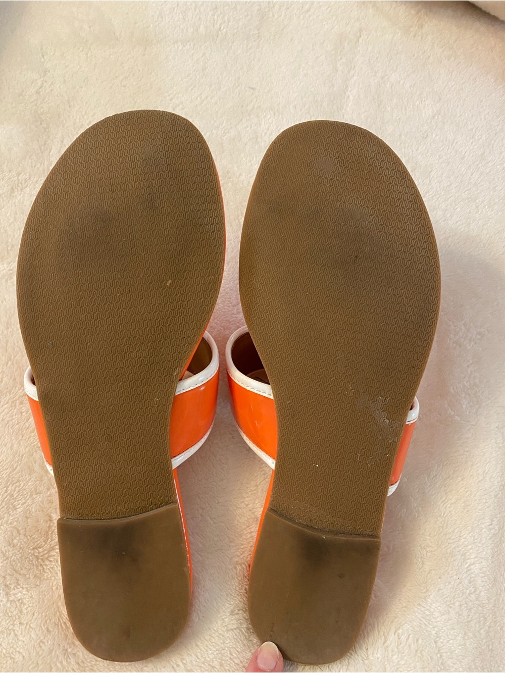 J. McLaughlin Leslie Thong Sandal Orange and White Patent 8 - Picture 5 of 7